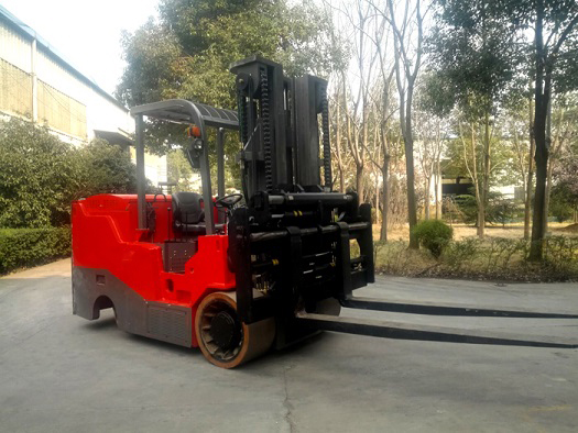 A maior empilhadeira elétrica contrabalançada da China